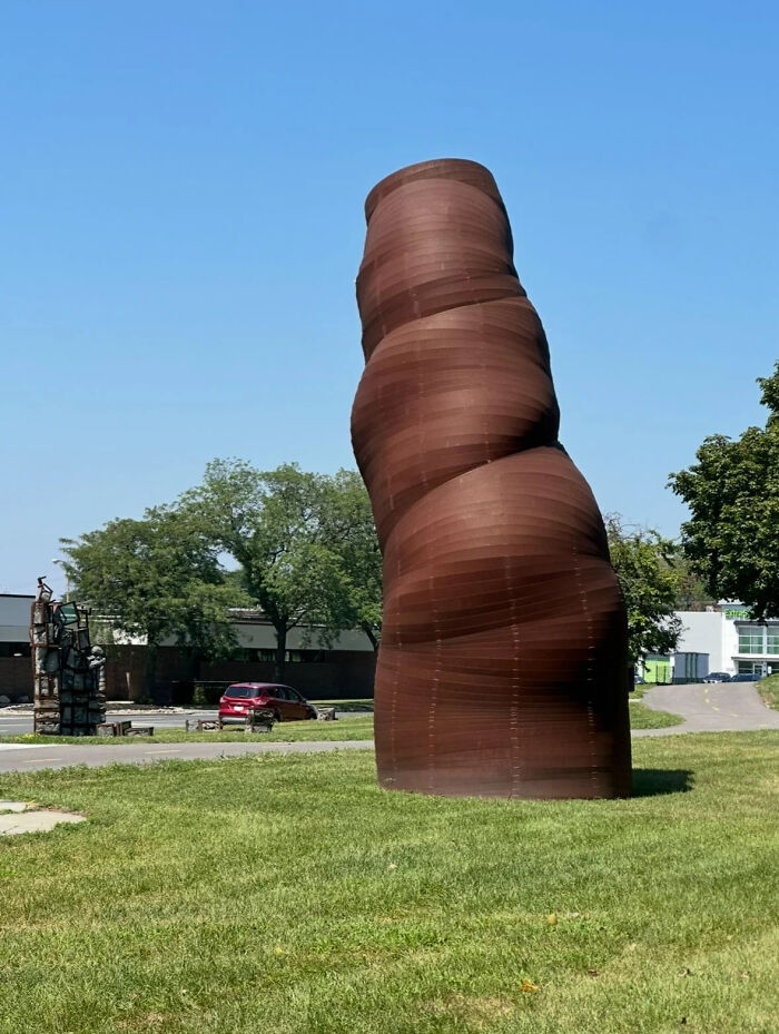 79 Statues From All Over The World That Make People Question Reality