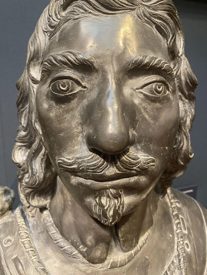 79 Statues From All Over The World That Make People Question Reality