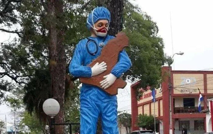 79 Statues From All Over The World That Make People Question Reality