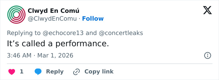 Chaos At Brit Awards As Singer Gets Pushed Off Stage Mid Performance In Viral Video Chaos At Brit Awards As Singer Gets Pushed Off Stage Mid Performance In Viral Video