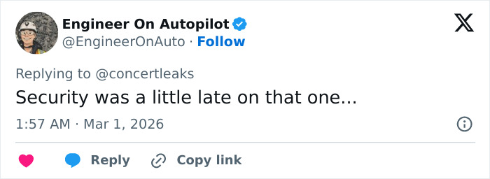 Chaos At Brit Awards As Singer Gets Pushed Off Stage Mid Performance In Viral Video Chaos At Brit Awards As Singer Gets Pushed Off Stage Mid Performance In Viral Video