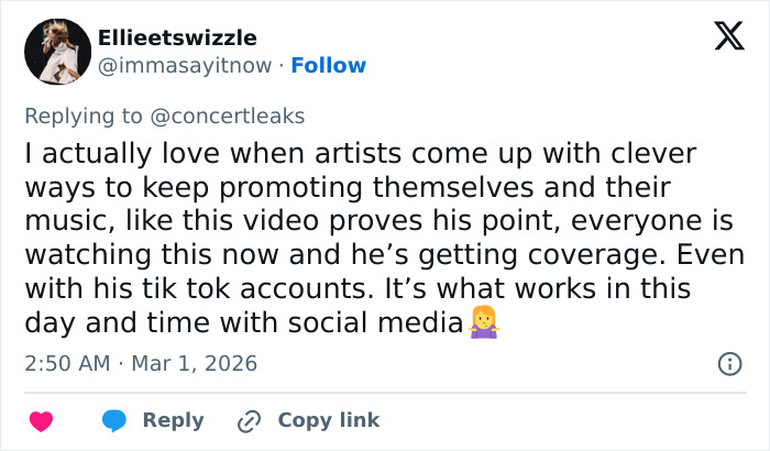 Chaos At Brit Awards As Singer Gets Pushed Off Stage Mid Performance In Viral Video Chaos At Brit Awards As Singer Gets Pushed Off Stage Mid Performance In Viral Video