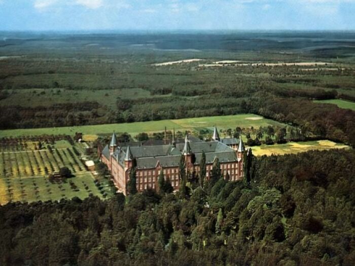 39 Interesting Buildings That Got Lost As The World Changed 39 Interesting Buildings That Got Lost As The World Changed