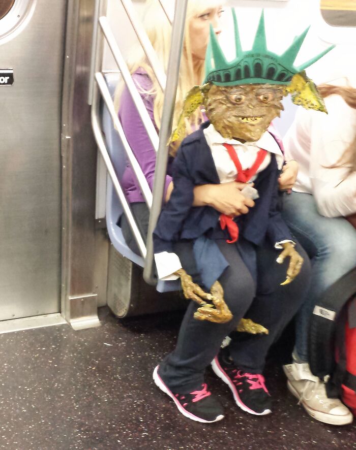 &ldquo;Only In A NYC Subway&rdquo;: 51 Weird Moments On The Subway That Quickly Went Off The Rails (New Pics)