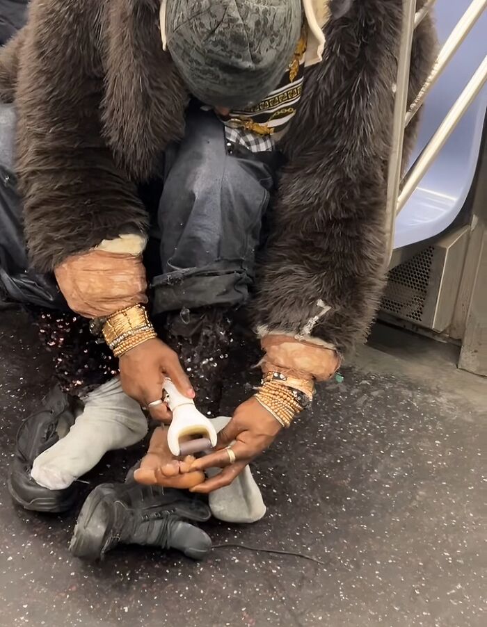 &ldquo;Only In A NYC Subway&rdquo;: 51 Weird Moments On The Subway That Quickly Went Off The Rails (New Pics)