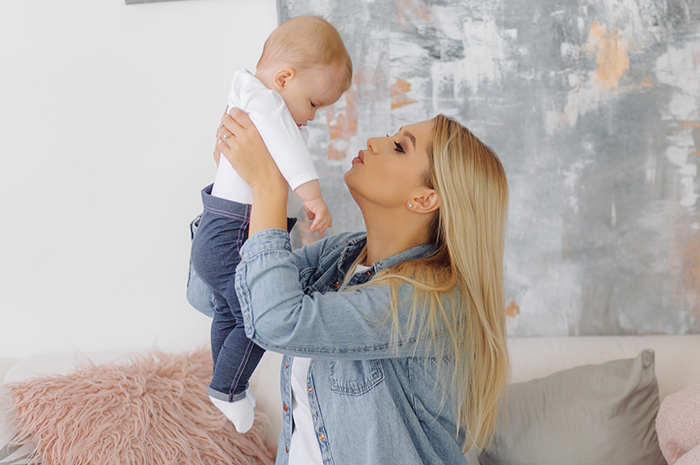 Man Kicks Sister Out After Finding Out What She&rsquo;s Been Secretly Doing To His Pregnant Wife And Kid