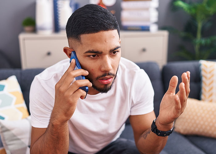 Woman Refuses To Dogsit Her Brother’s Elderly Dog, Gets Shocked When He Declines To Babysit Her Kids