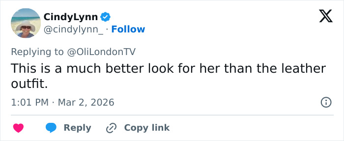 “Is This The Latest Beauty Standard?”: Demi Moore’s Red Carpet Transformation Sparks Debate