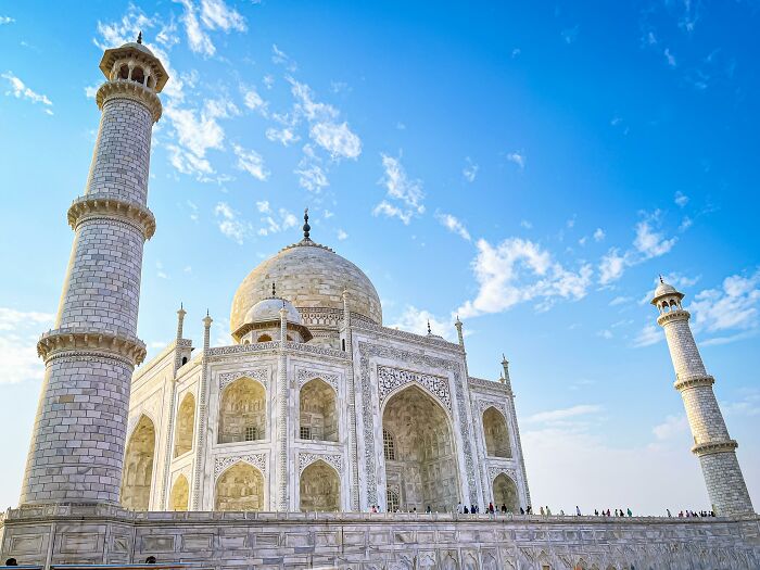 “Many People Still Believe It”: 25 Silly Yet Popular Myths About Iconic Landmarks Around The World