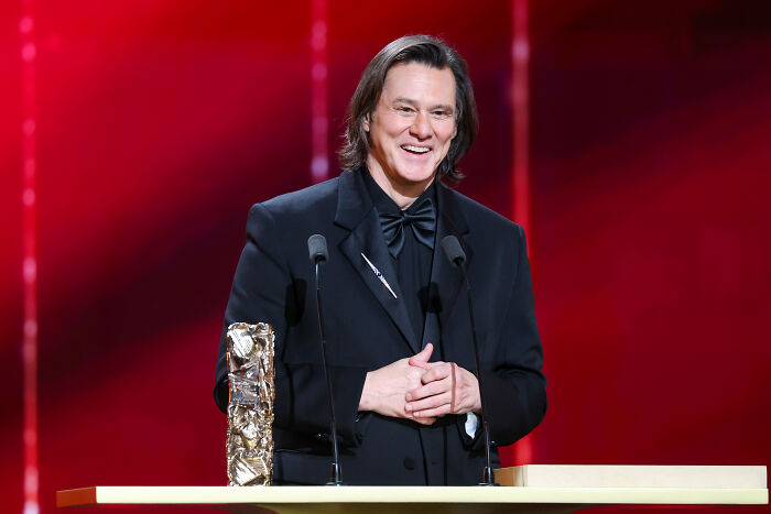 C&eacute;sar Awards Breaks Silence On Jim Carrey Conspiracy Theory As Drag Queen Claims He Posed As Him