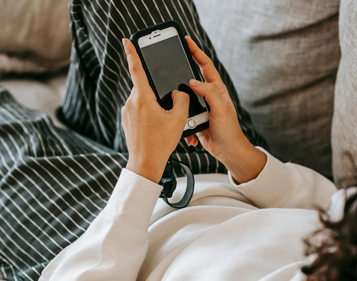 Man Hides A Camera In The House To Prove His SAHM Wife Is Lazy And Worthless, Internet Takes His Side