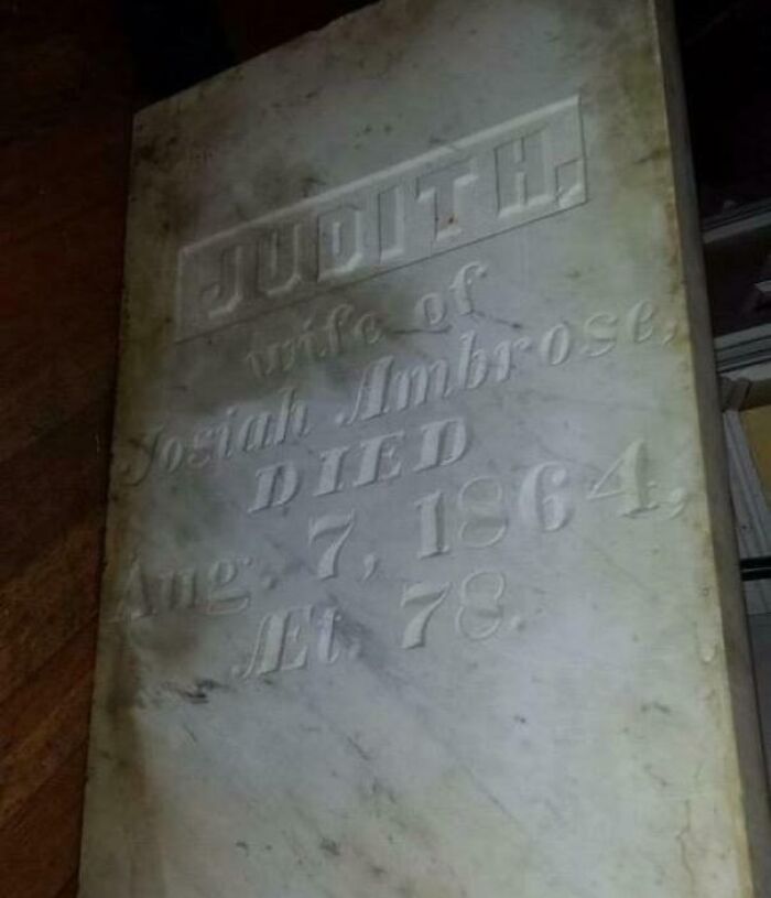 People Are Rethinking Their Decision To Move After Finding These 39 Creepy Things In Their New Homes (New Pics)