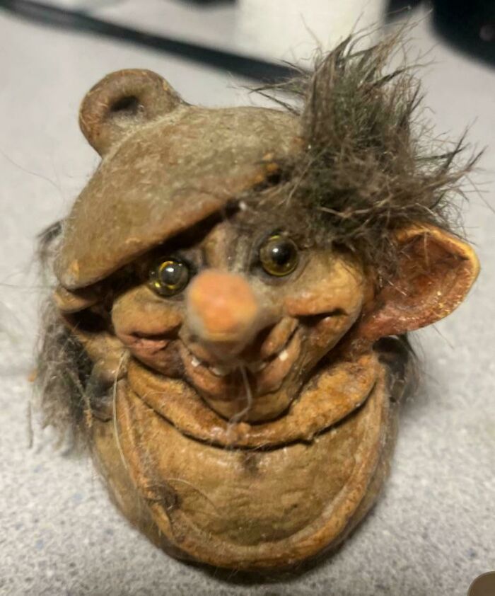 People Are Rethinking Their Decision To Move After Finding These 39 Creepy Things In Their New Homes (New Pics)