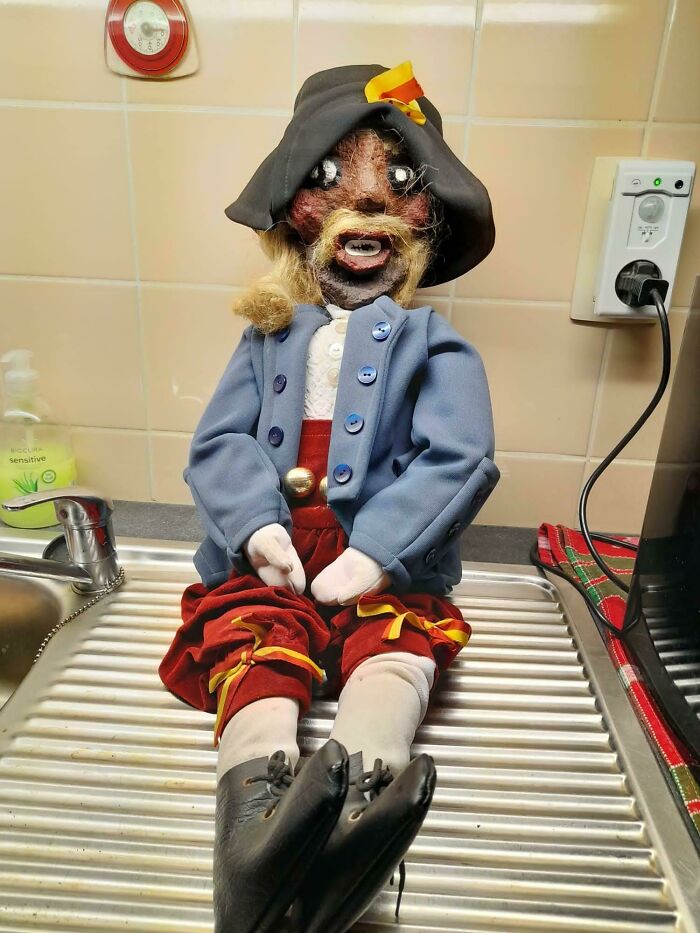 People Are Rethinking Their Decision To Move After Finding These 39 Creepy Things In Their New Homes (New Pics)