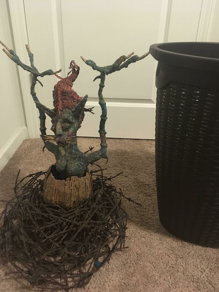 People Are Rethinking Their Decision To Move After Finding These 39 Creepy Things In Their New Homes (New Pics)