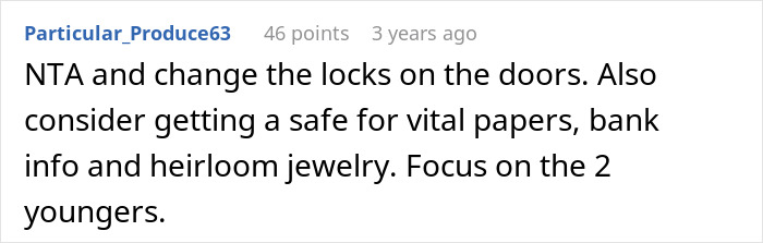 Woman Kicks Out Oldest Daughter After She Sells Family Heirlooms That She Didn’t Even Inherit Woman Kicks Out Oldest Daughter After She Sells Family Heirlooms That She Didn’t Even Inherit