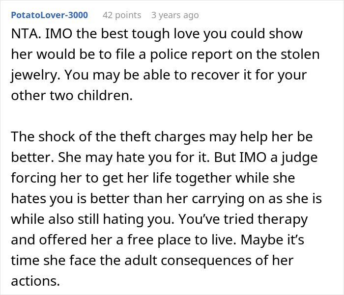 Woman Kicks Out Oldest Daughter After She Sells Family Heirlooms That She Didn’t Even Inherit Woman Kicks Out Oldest Daughter After She Sells Family Heirlooms That She Didn’t Even Inherit