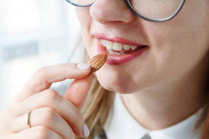 MIL Puts Anaphylaxis On Wedding Menu, Adds Nuts To A “Special Dish” Despite Bride’s Severe Allergy MIL Puts Anaphylaxis On Wedding Menu, Adds Nuts To A “Special Dish” Despite Bride’s Severe Allergy