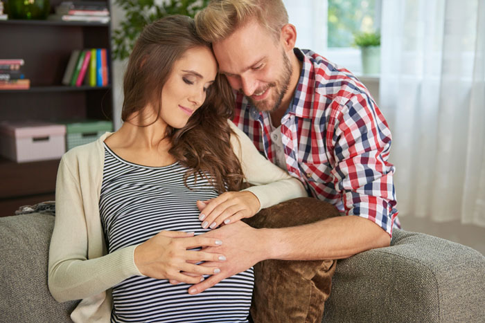 Cheating Hubby Suggests A “Throuple” After Having Affair With Wife’s Bestie For 4 Months, She Walks Cheating Hubby Suggests A “Throuple” After Having Affair With Wife’s Bestie For 4 Months, She Walks