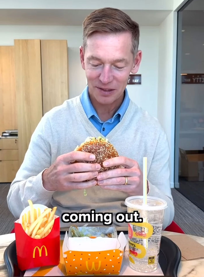 Video Of Burger King Boss Biting Into Whopper Sparks Comparison To McDonald’s CEO’s Viral Disaster Video Of Burger King Boss Biting Into Whopper Sparks Comparison To McDonald’s CEO’s Viral Disaster