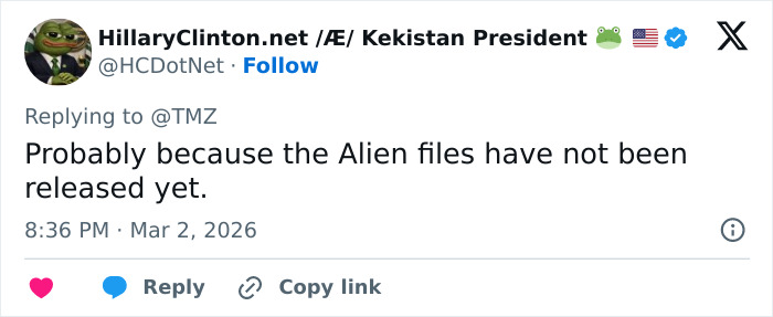 Doctors Weigh In On Trump’s Neck Rash, Suggesting Likely Cause Amid White House’s ‘Preventative Treatment’ Claim Doctors Weigh In On Trump’s Neck Rash, Suggesting Likely Cause Amid White House’s ‘Preventative Treatment’ Claim