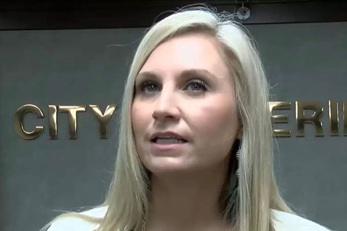 Explosive Scene At Pool Party As Mayor’s Son Confronts His Mom After Catching Her With His Friend Explosive Scene At Pool Party As Mayor’s Son Confronts His Mom After Catching Her With His Friend