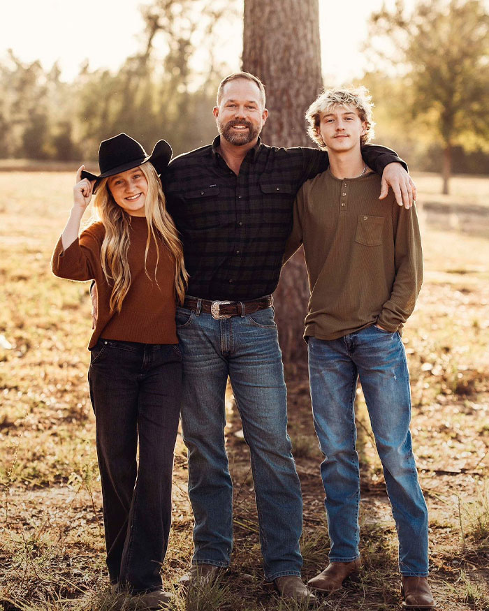 Explosive Scene At Pool Party As Mayor’s Son Confronts His Mom After Catching Her With His Friend Explosive Scene At Pool Party As Mayor’s Son Confronts His Mom After Catching Her With His Friend