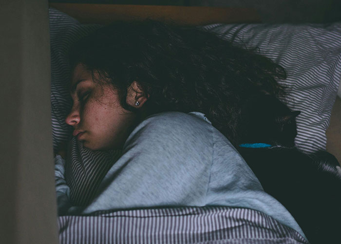 59 Times People&rsquo;s Sleep Was Disturbed By The Funniest Or Most Terrifying Reasons