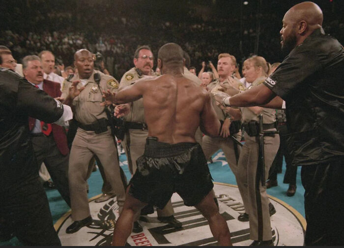 111 Times People Took A Photograph Only To Realize They’d Captured A Renaissance Masterpiece (New Pics) 111 Times People Took A Photograph Only To Realize They’d Captured A Renaissance Masterpiece (New Pics)