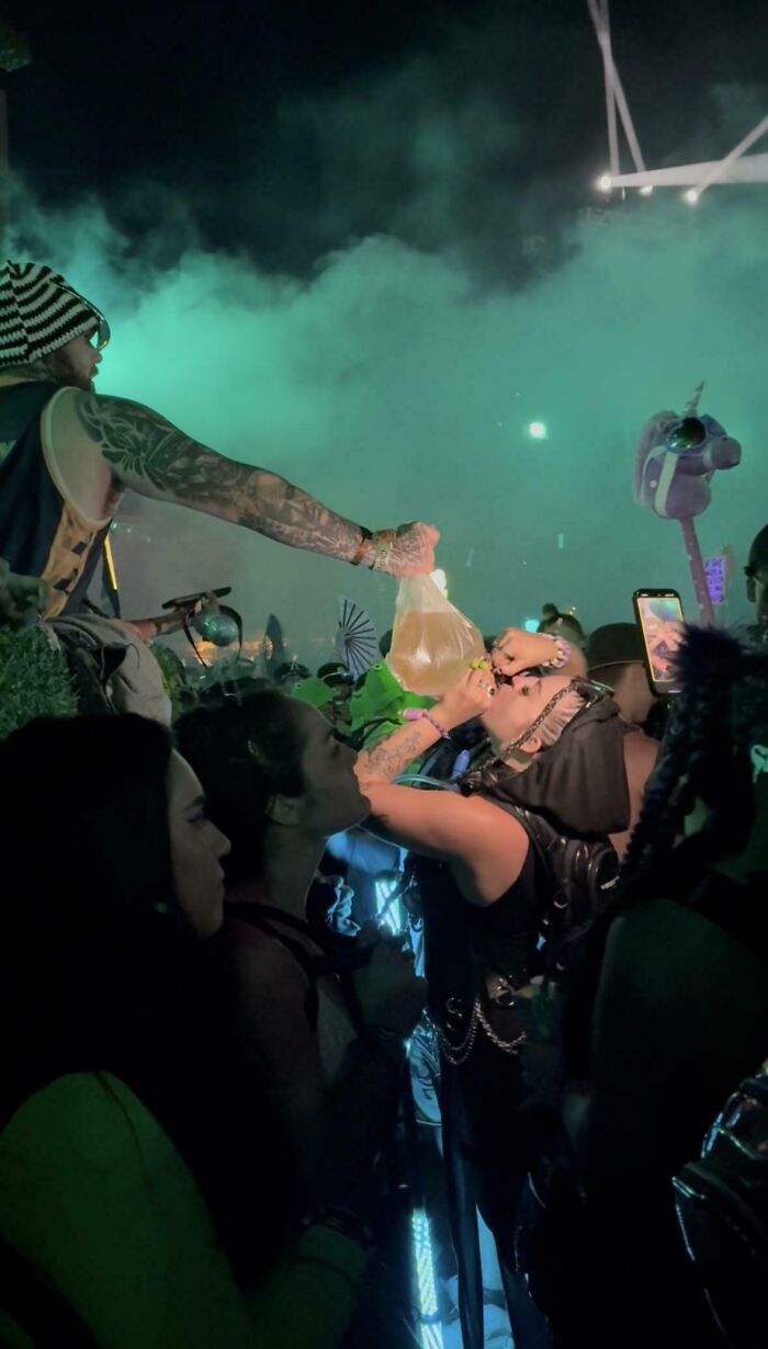 111 Times People Took A Photograph Only To Realize They’d Captured A Renaissance Masterpiece (New Pics) 111 Times People Took A Photograph Only To Realize They’d Captured A Renaissance Masterpiece (New Pics)