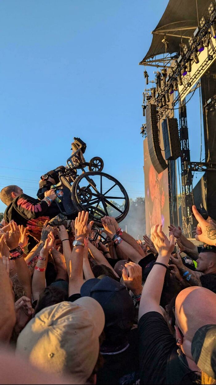 111 Times People Took A Photograph Only To Realize They’d Captured A Renaissance Masterpiece (New Pics) 111 Times People Took A Photograph Only To Realize They’d Captured A Renaissance Masterpiece (New Pics)