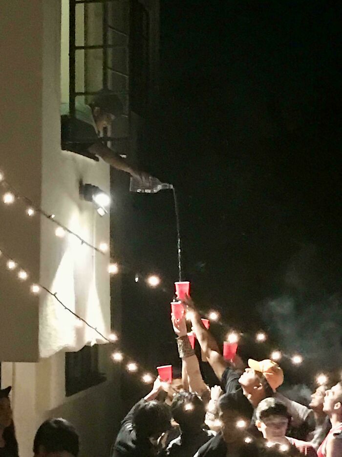 111 Times People Took A Photograph Only To Realize They’d Captured A Renaissance Masterpiece (New Pics) 111 Times People Took A Photograph Only To Realize They’d Captured A Renaissance Masterpiece (New Pics)