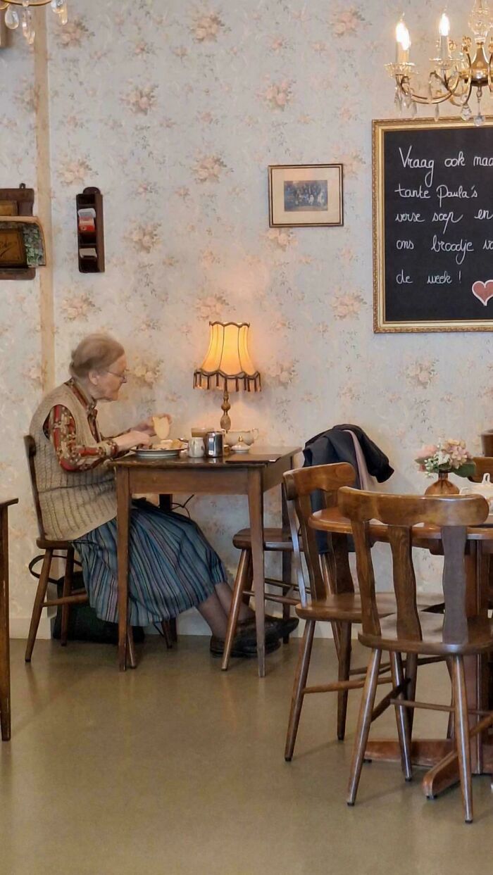 111 Times People Took A Photograph Only To Realize They’d Captured A Renaissance Masterpiece (New Pics) 111 Times People Took A Photograph Only To Realize They’d Captured A Renaissance Masterpiece (New Pics)