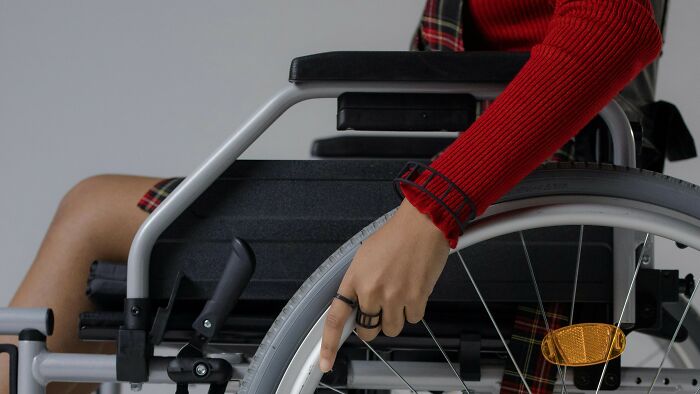 Cast Your Vote On Who&rsquo;s The Obnoxious One In These 22 Absurdly Funny Conflicts