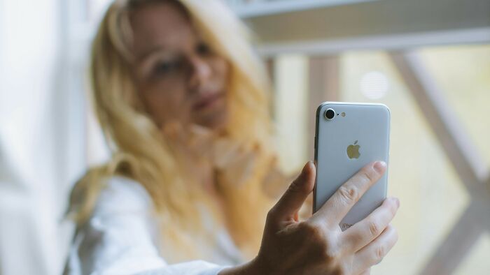 Cast Your Vote On Who&rsquo;s The Obnoxious One In These 22 Absurdly Funny Conflicts