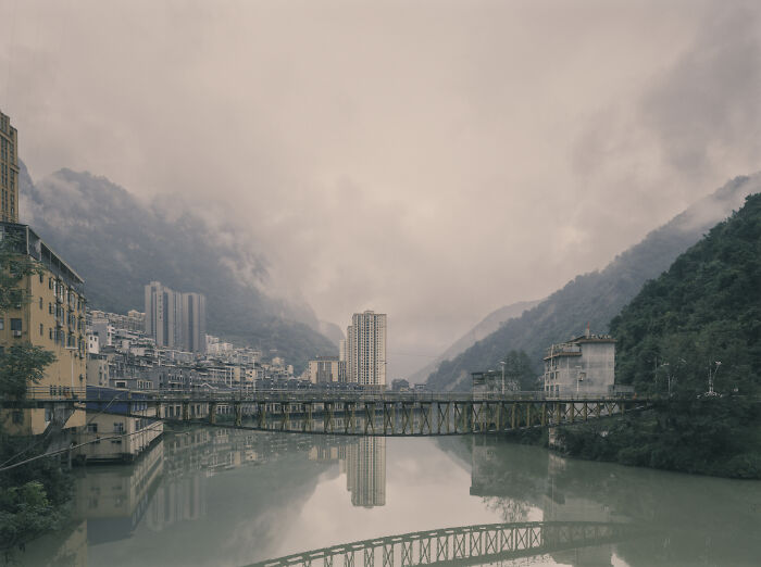 20 Strangely Beautiful Photos Of Abandoned And Active Industrial Giants