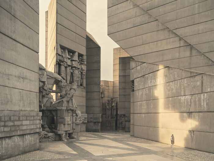 20 Strangely Beautiful Photos Of Abandoned And Active Industrial Giants