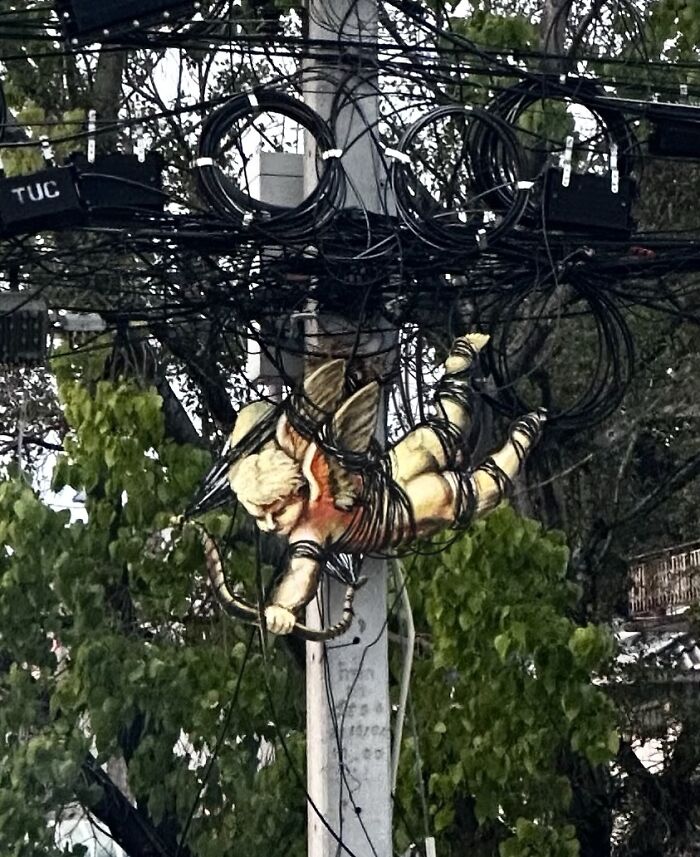 LuckyLeg&rsquo;s Thai Street Art Blends Dark Humor With Human Rights Themes (34 Pics)