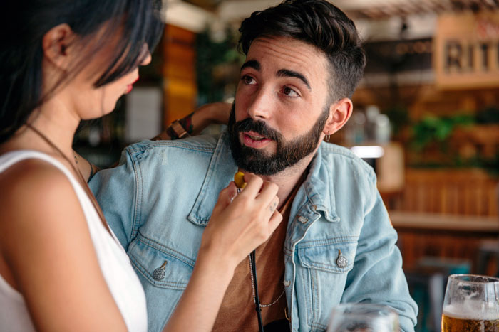 33YO Calls Struggling 22YO Date A “Gold Digger,” Forces Her To Pay For Dinner To Prove She’s Not 33YO Calls Struggling 22YO Date A “Gold Digger,” Forces Her To Pay For Dinner To Prove She’s Not