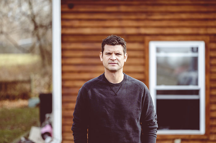 Married Neighbor Fixates On Single Dad Next Door, He Finally Knocks On Her Husband&rsquo;s Door In Return