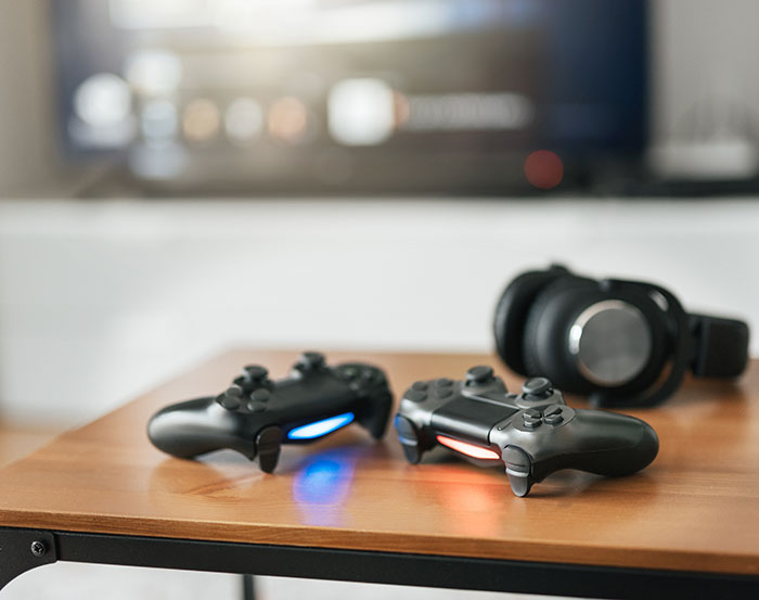 Nephew&rsquo;s Gaming Rage Leaves TV Destroyed, Uncle&rsquo;s Revenge Leaves Bro Phoneless And Furious