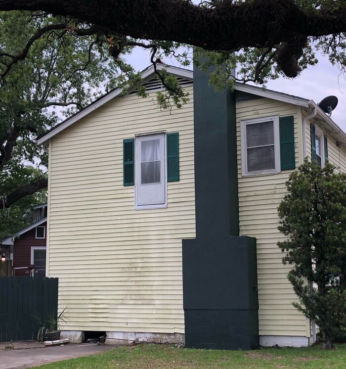 43 Times Architects Failed At Their Jobs And Made Doors That Lead Absolutely Nowhere