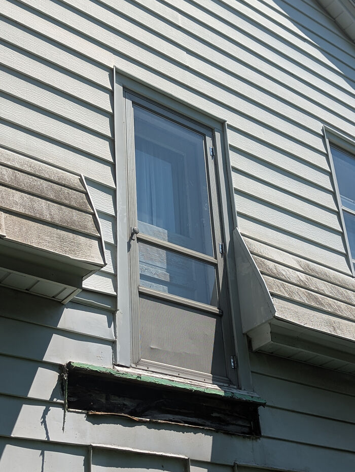 43 Times Architects Failed At Their Jobs And Made Doors That Lead Absolutely Nowhere