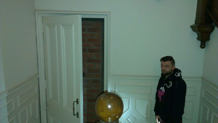 43 Times Architects Failed At Their Jobs And Made Doors That Lead Absolutely Nowhere