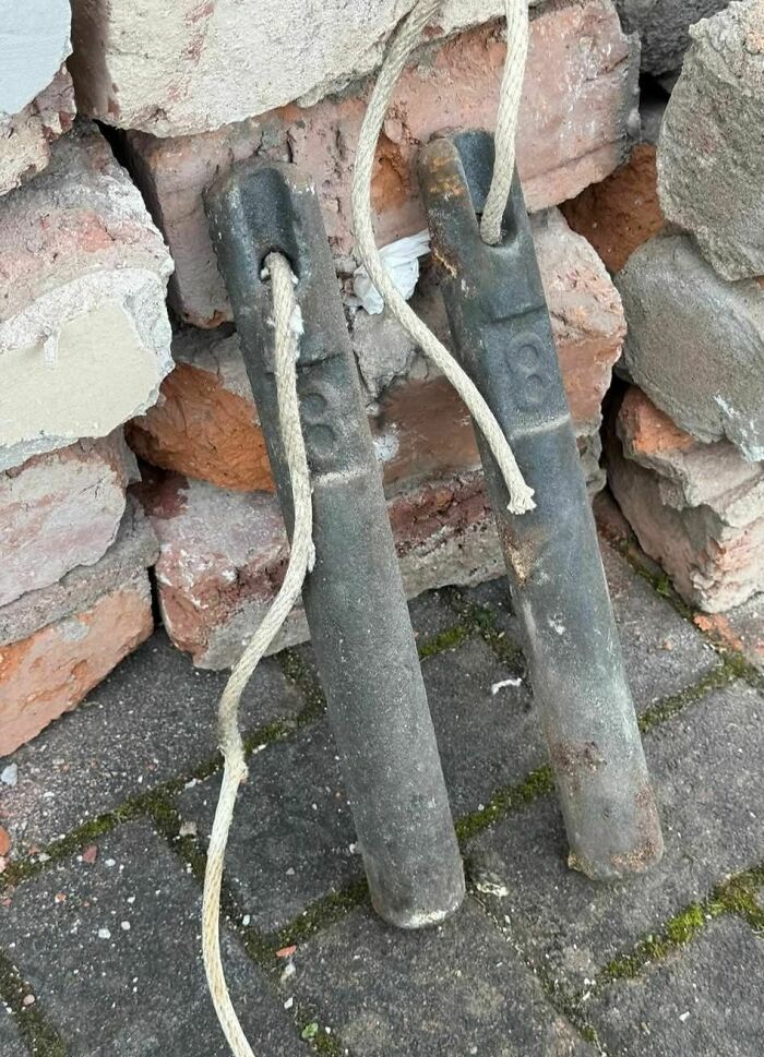 93 Disturbing And Weird Things Found In Homes That Were Abandoned Or Forgotten (New Pics)