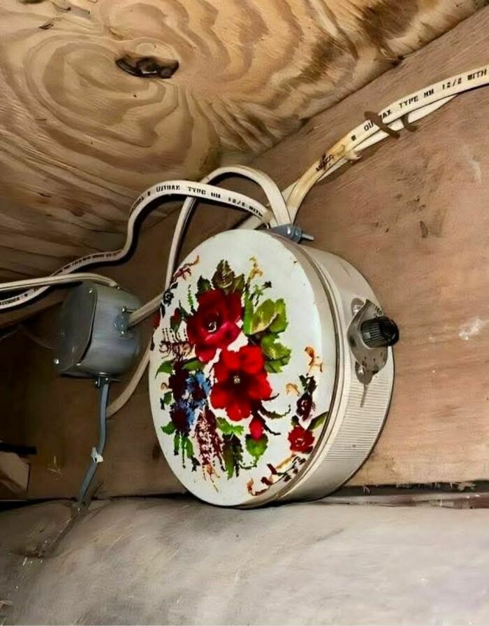 93 Disturbing And Weird Things Found In Homes That Were Abandoned Or Forgotten (New Pics)