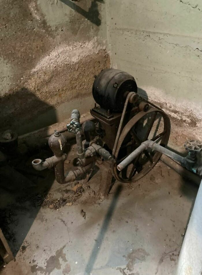 93 Disturbing And Weird Things Found In Homes That Were Abandoned Or Forgotten (New Pics)