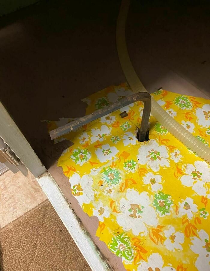 93 Disturbing And Weird Things Found In Homes That Were Abandoned Or Forgotten (New Pics)