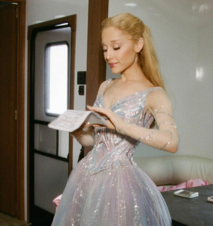 “So No One Would Get Suspicious”: Ariana Grande Sparks Plastic Surgery Rumors After Showing Off Latest Look