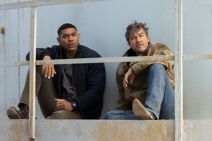 Lanterns Teaser Reveals Hal Jordan’s Suit, But Fans Have One Big Question